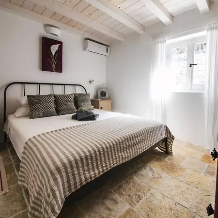 Paxos Stonehouse *