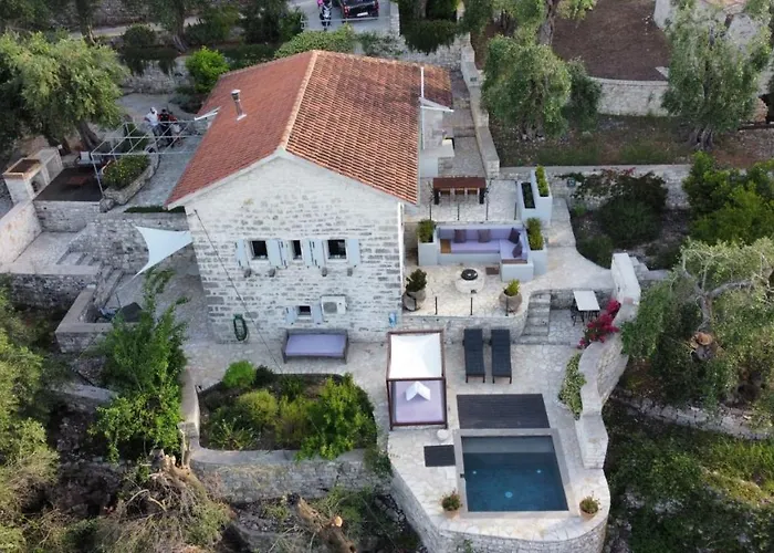 Paxos Stonehouse Gaios