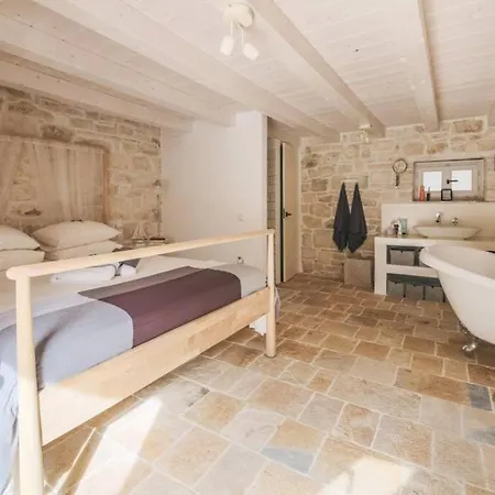 Paxos Stonehouse Tatil Evi Gaios