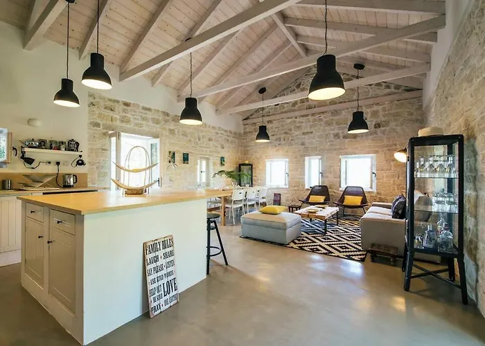 Paxos Stonehouse * Gaios